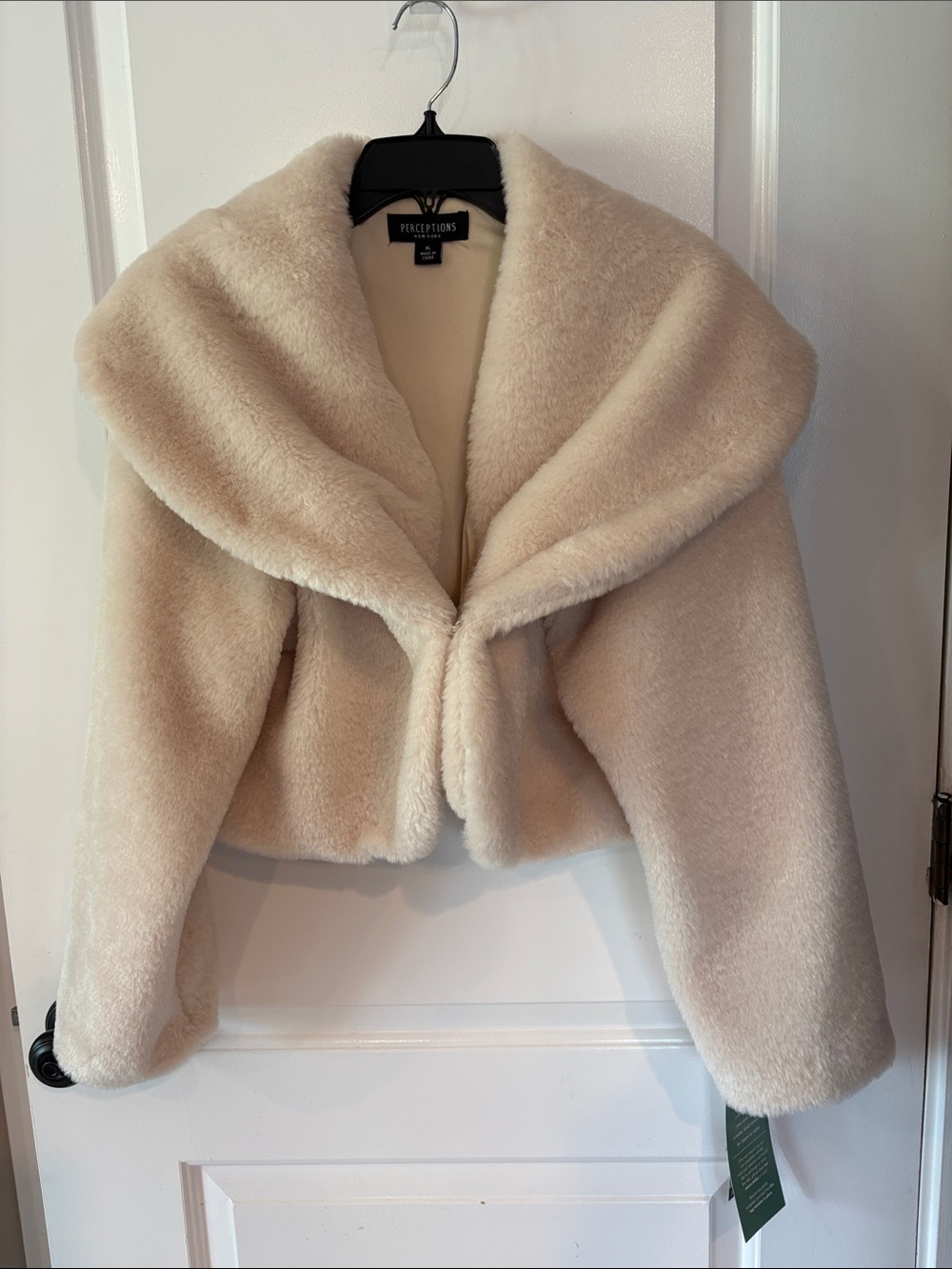 Stunning Perceptions NY Cream Faux-Fur Cropped Shrug Jacket - Size XL